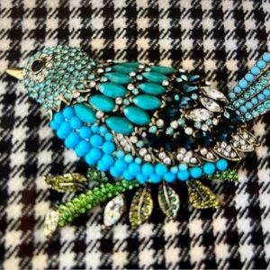 Collector pin from designer Heidi Days tons of Swarovski crystals !